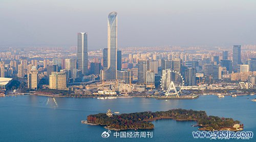 苏州工业园区金鸡湖湖东CBD